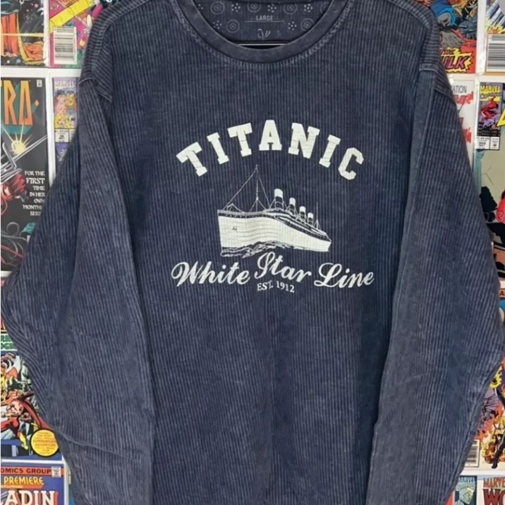 Titanic Museum Tennessee White Star Line sweatshirt, large